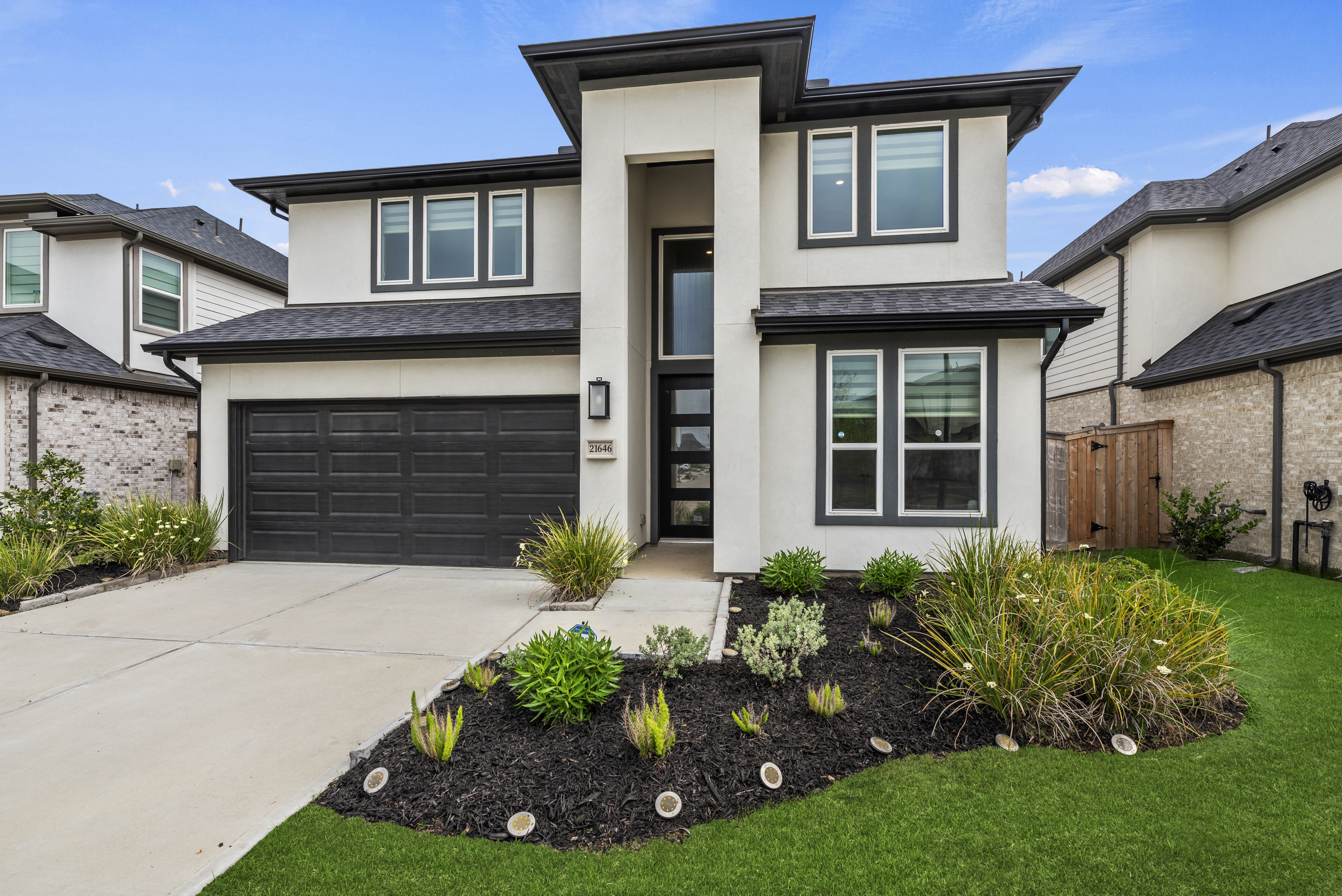 Modern contemporary home sold by Deidra Reasor